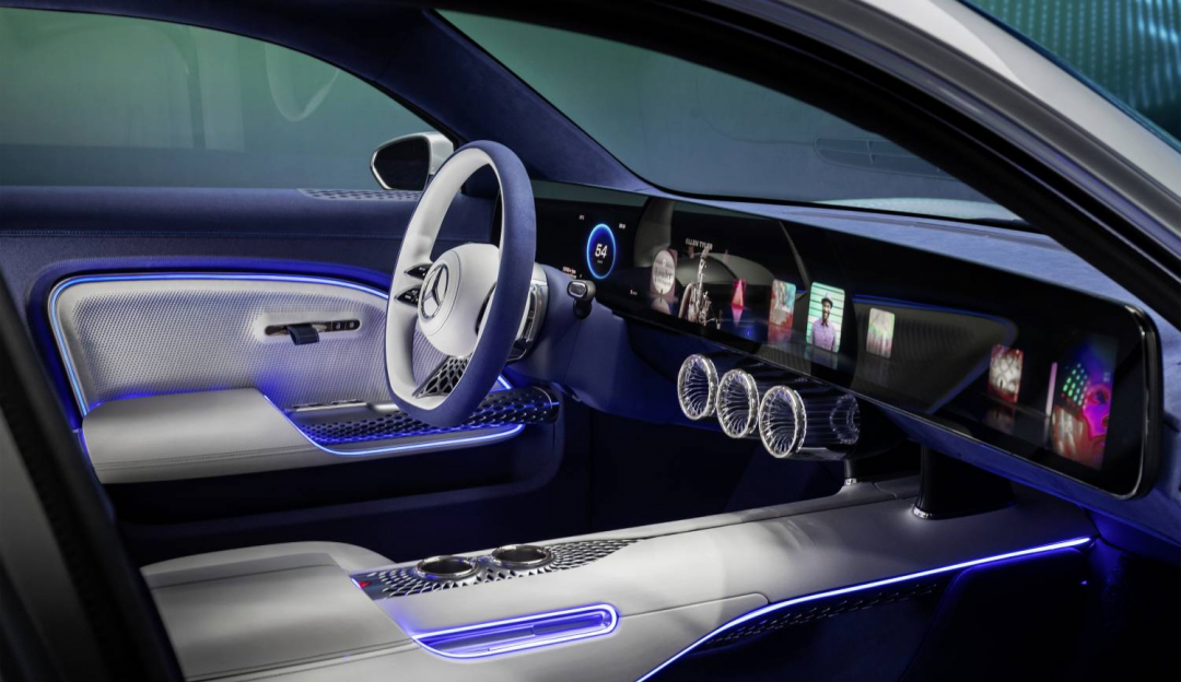 TCL CSOT Accelerating Layout of On-board Display, Large-size
