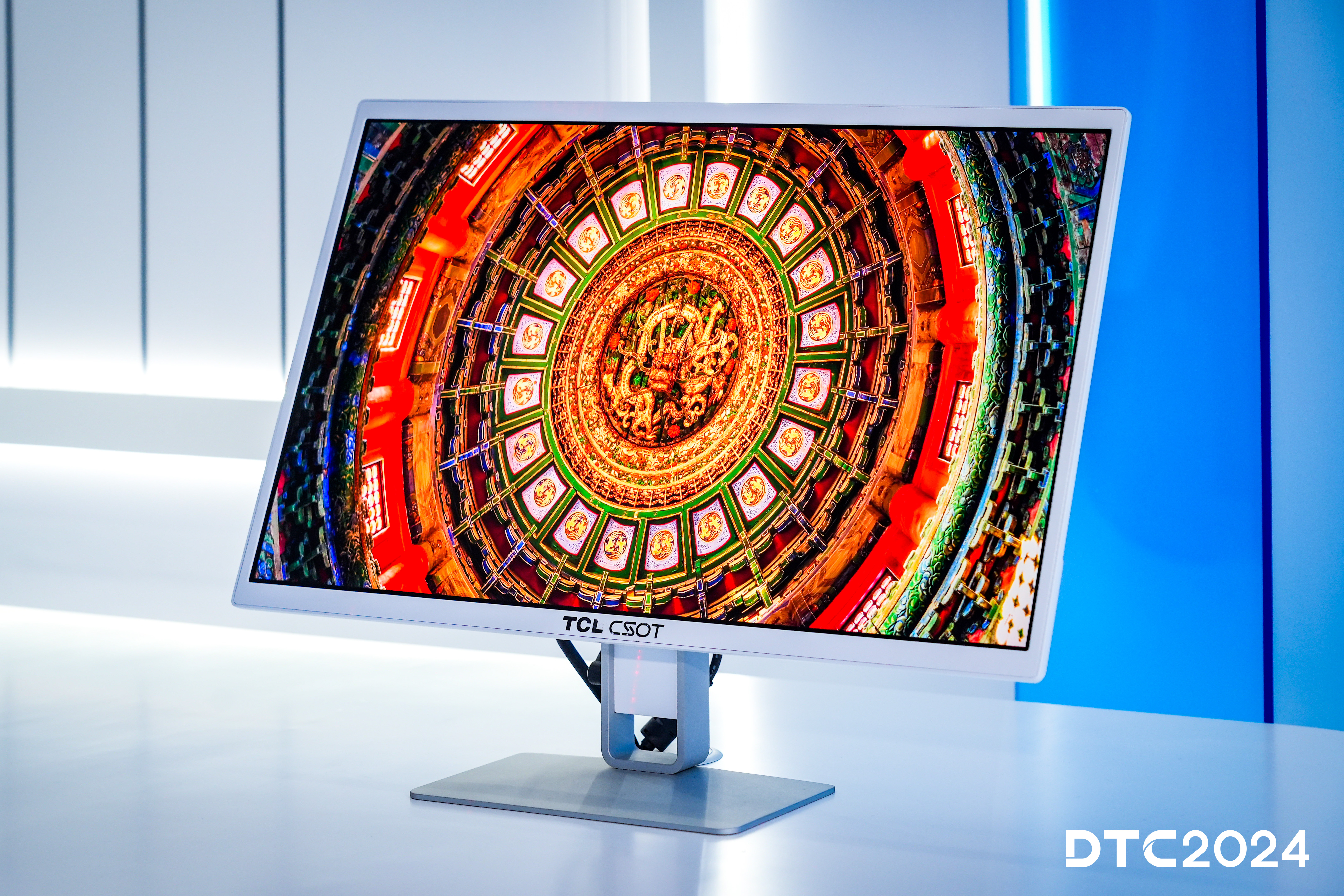 3. TCL CSOT’s First Mass-Produced 4K IJP OLED Professional Display(21.6).jpg