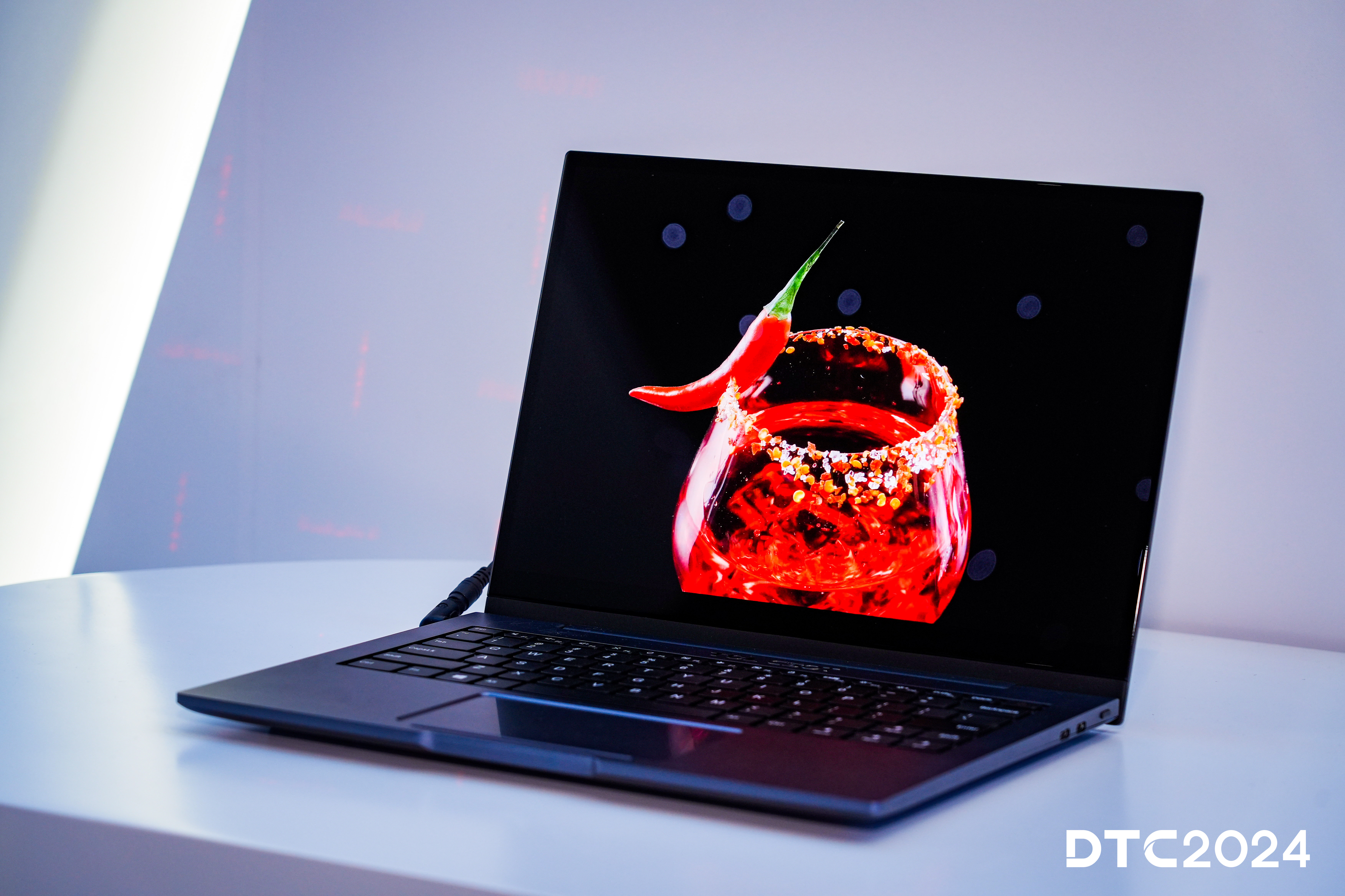 4. The World's First 2.8K IJP QD-EL Display (14).jpg