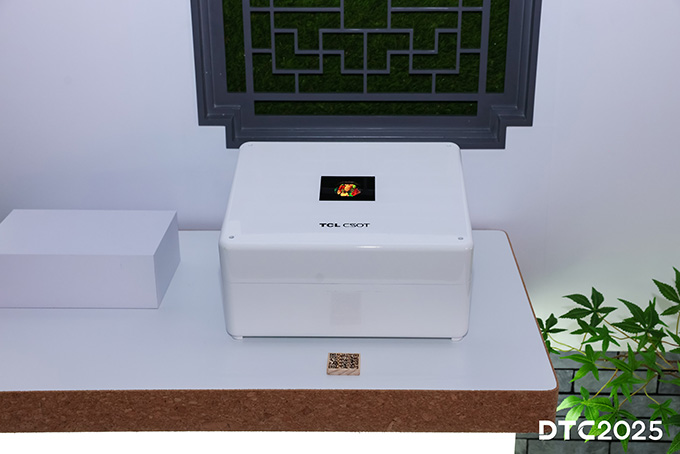 World's Highest PPI Real RGB G-OLED Display (2.56 inch).jpg